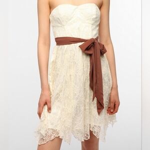 Thistlepearl Fine Lace Strapless Vintage Style Y2K Feminine Romantic Mini Dress
